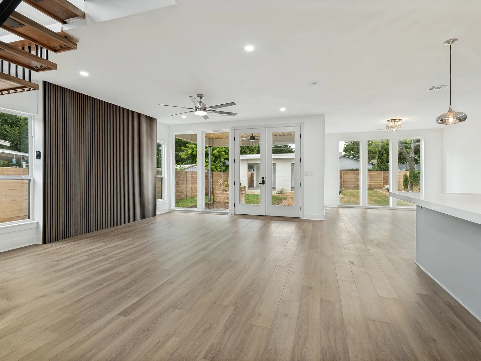 3 bed, 2314 sqft, $3,500 — Photo 2