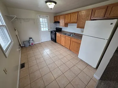 2 bed, $1,000 — Photo 3