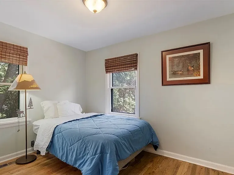511 E Olive St — Photo 3