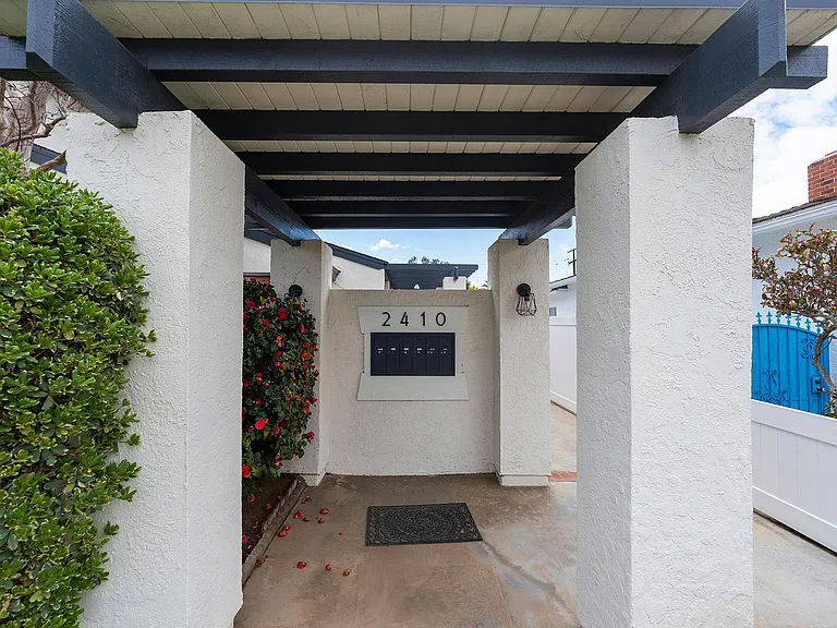 2410 Voorhees Ave #5 — Photo 28