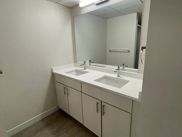 65 W Broad St — Photo 70