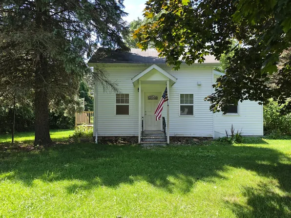 7028 Bailey Rd, Eau Claire, MI 49111