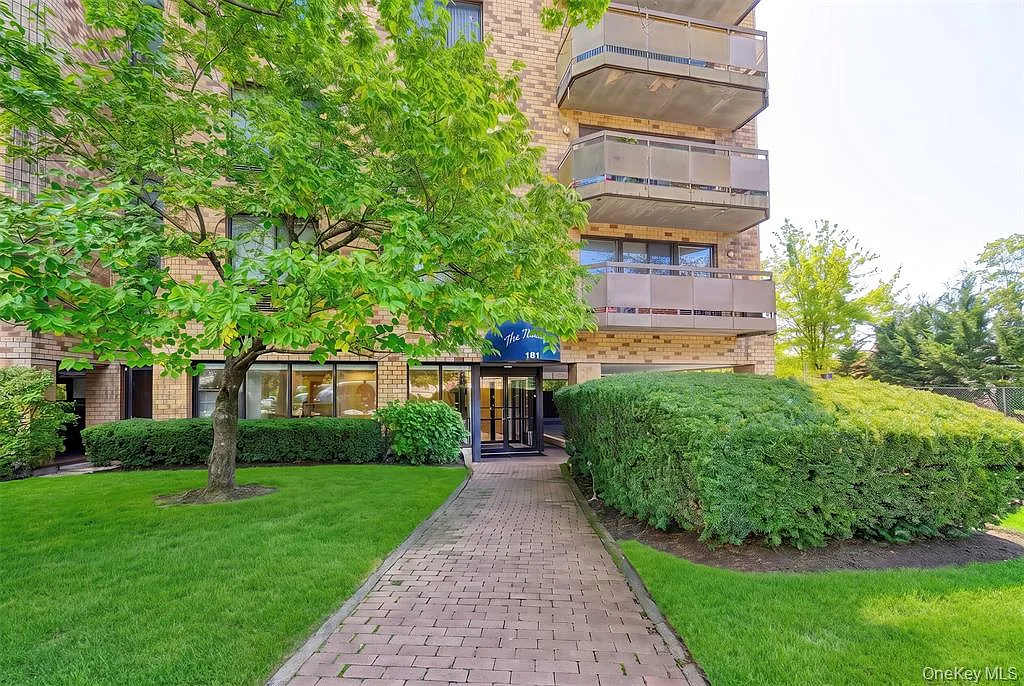 2 bed, 1.5 bath, 1100 sqft, $4,250 — Photo 1