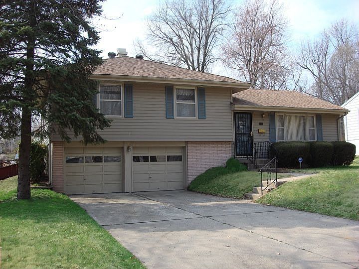 Immaculate with steel siding