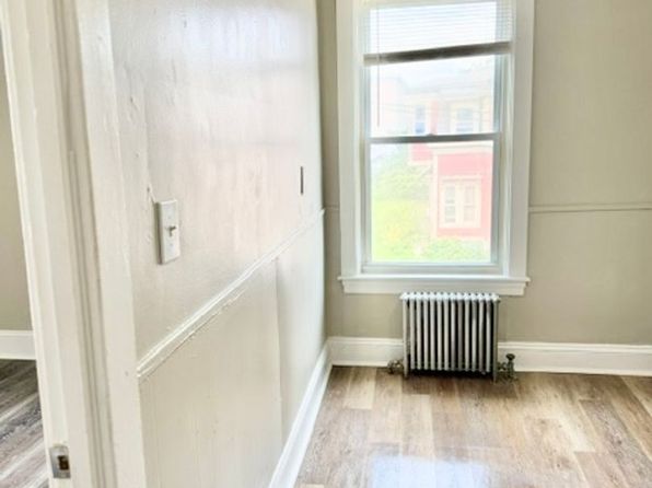 161 Montgomery St APT 4
