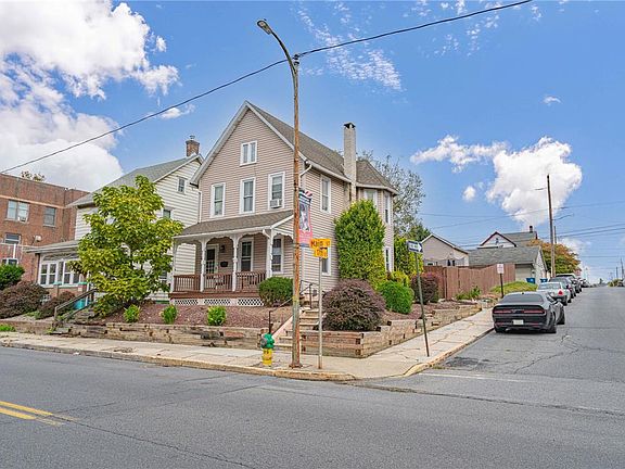 5th image of 1703 Main St