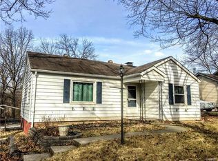 4 Valley Rd, Saint Charles, MO 63303