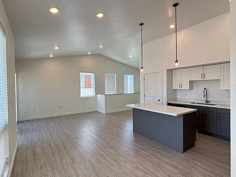 Woods Rose Townhomes — Photo 3