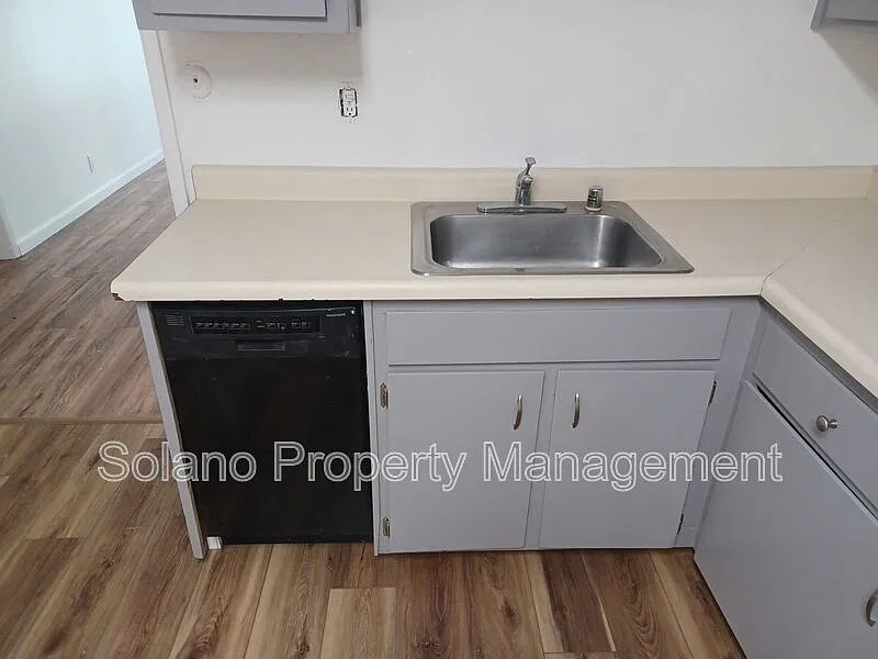 181-191-205-207- Pacific Ave #181B