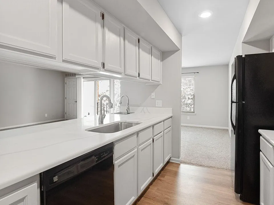 1645 Huntington Park #F