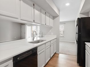1645 Huntington Park APT F, Rochester Hills, MI 48309