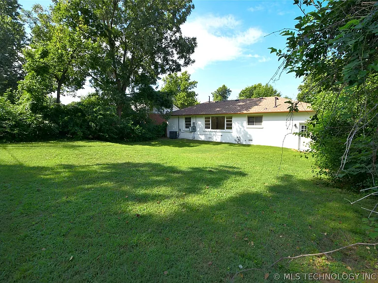 3823 S Indianapolis Ave — Photo 17