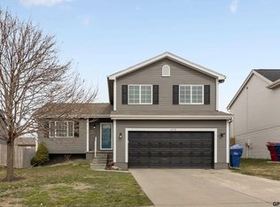 16934 Redman Ave, Omaha, NE 68116