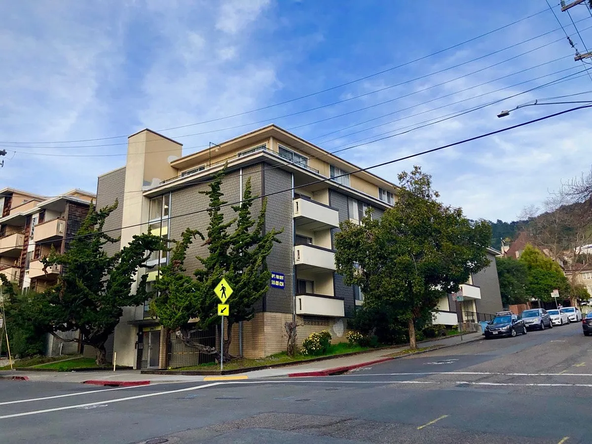 Building Photo - 2467 Warring St