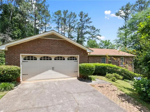 140 Nina Celeste Ln, Fayetteville, GA 30215