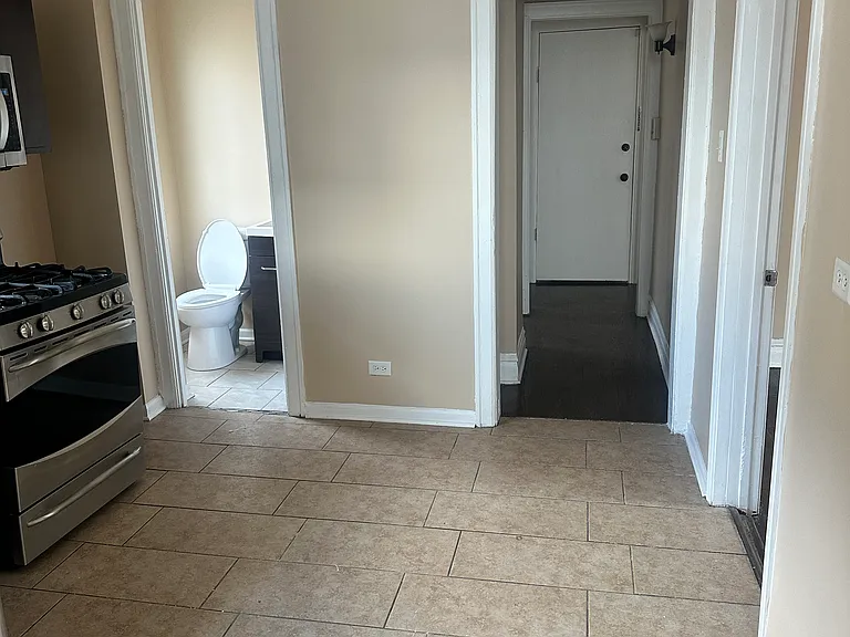 5821 W Erie St #2 — Photo 12
