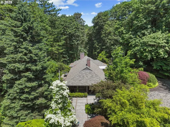 6151 SW Mill St, Portland, OR 97221