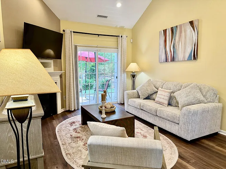 224 Myatt Fern Dr — Photo 13
