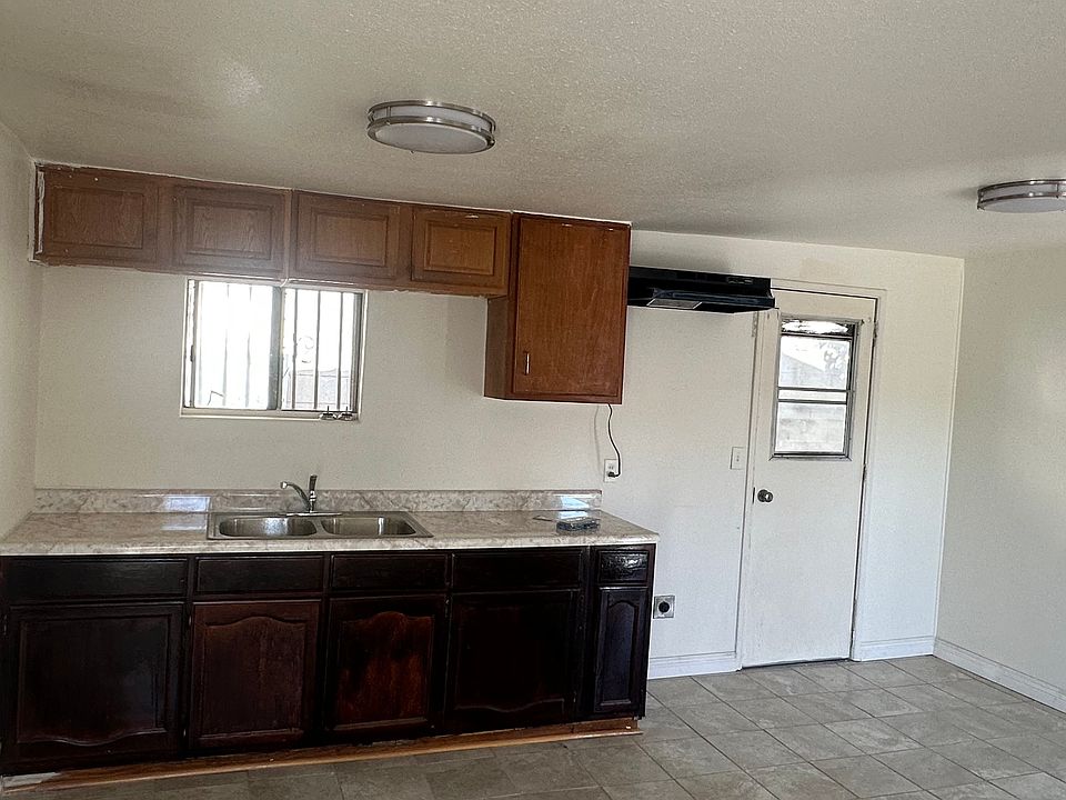 1st image of 6459 Florence Ave #1/2