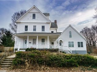 18 Avon St #A, Reading, MA 01867