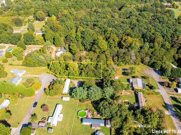 8236 Payton Ln, Connelly Springs, NC 28612