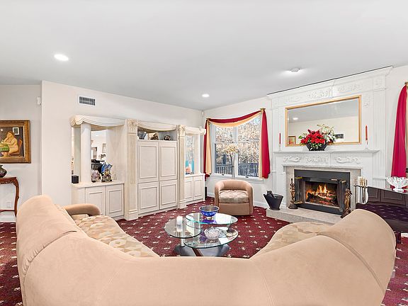 5th image of 17 Bennett Dr