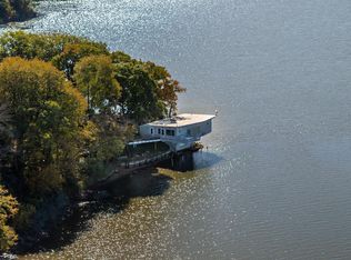 22153 1st Point Rd, Chestertown, MD 21620