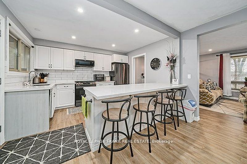 Peterborough House for rent - 3 Bedrooms — photo 6