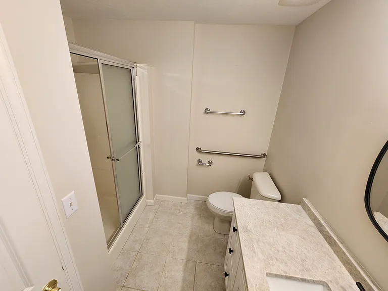 815 Village Dr — Photo 4