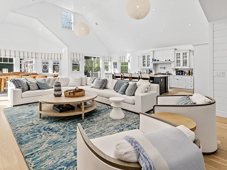 81 Leos Ln — Photo 7