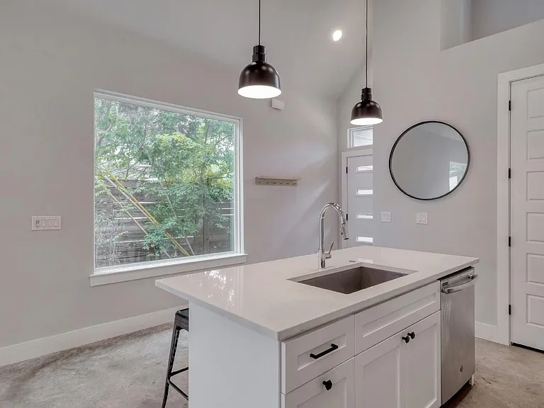 4814 Harmon Ave — Photo 7