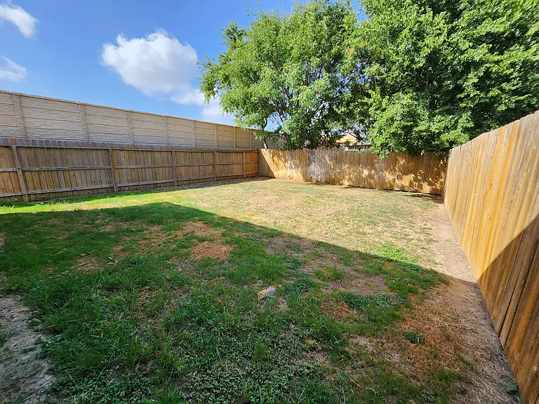 1201 Old FM 306 — Photo 28
