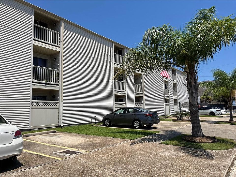 1st image of 2330 Edenborn Ave #201
