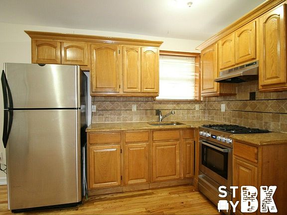 3rd image of 473 Classon Ave #1D