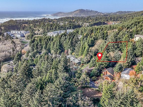 4th image of 2910 NE Klamath Pl