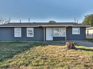 2414 E 8th St, Lubbock, TX 79403