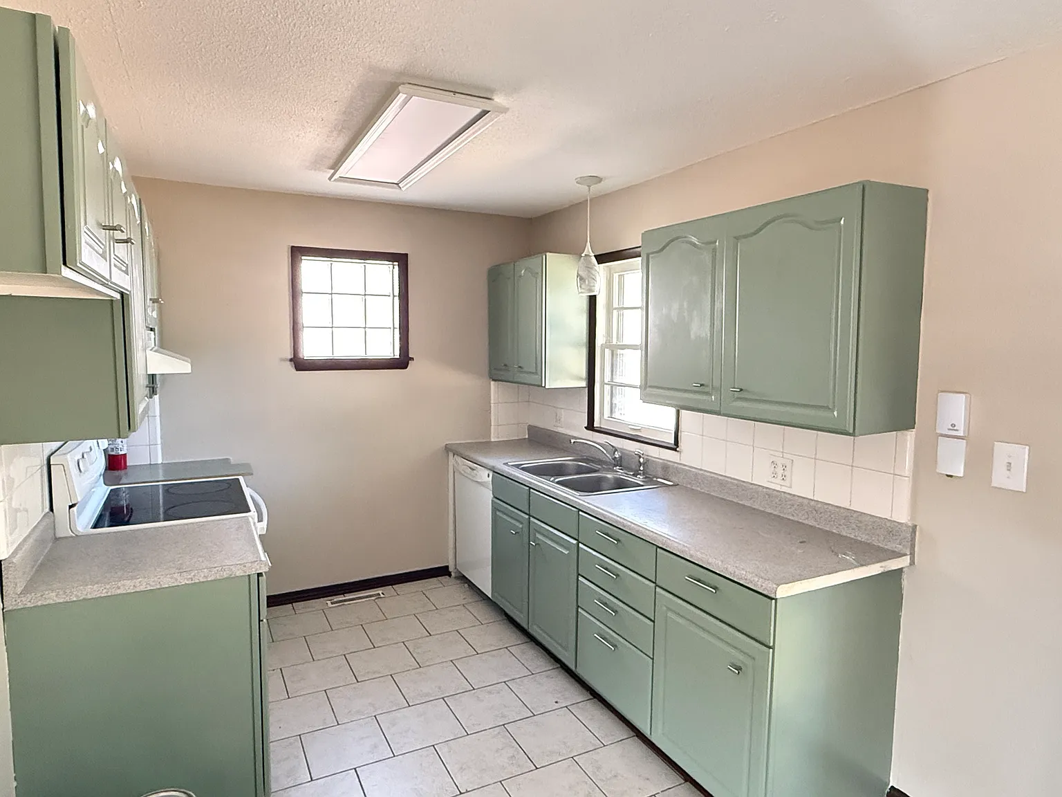 3 bed, 1308 sqft, $1,595 — Photo 3