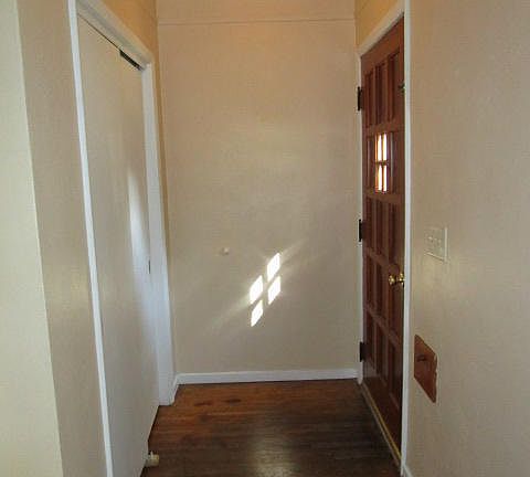 3rd image of 403 2nd Ave NE