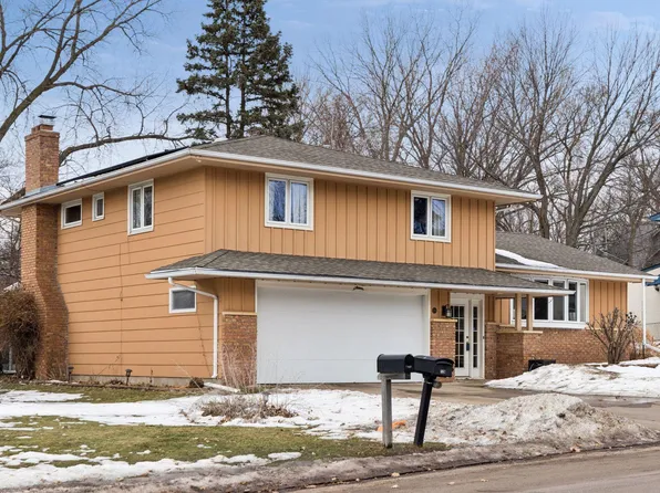 12 Imperial Dr W, West Saint Paul, MN 55118