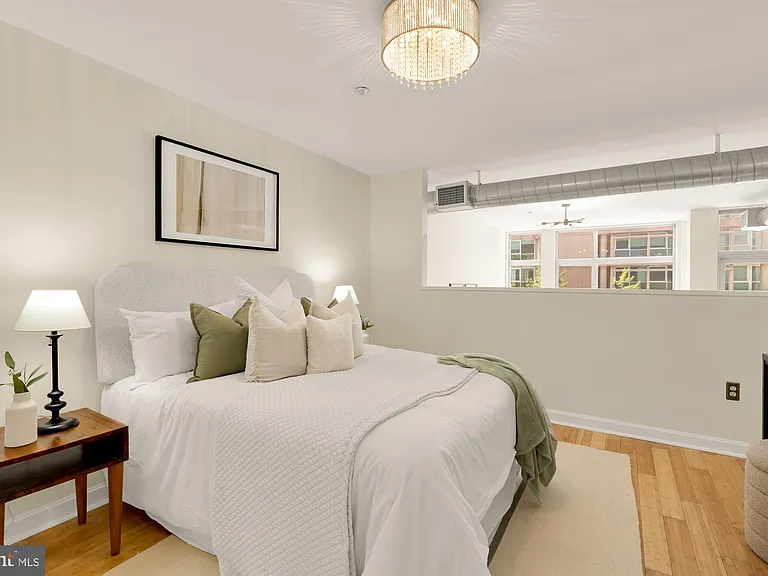 1390 V St NW #203 — Photo 3