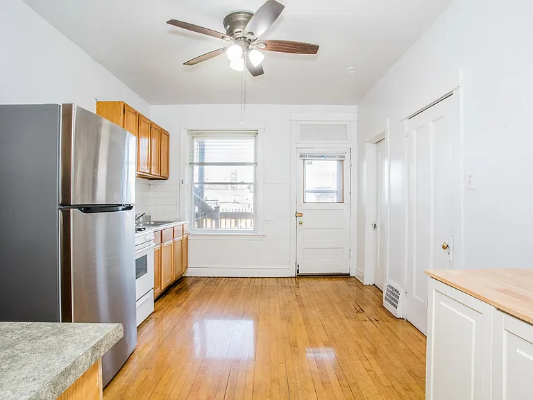 4636 W Barry Ave #1 — Photo 20