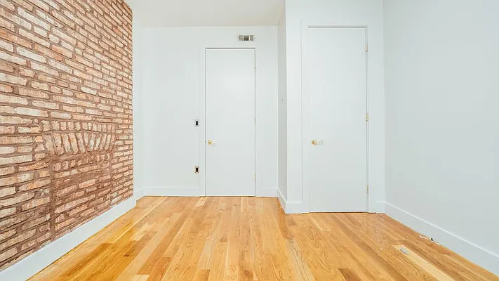 Rented by Nooklyn NYC LLC | media 59