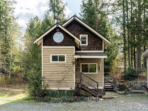 2nd image of 2970 Glen Eagles Rd #24