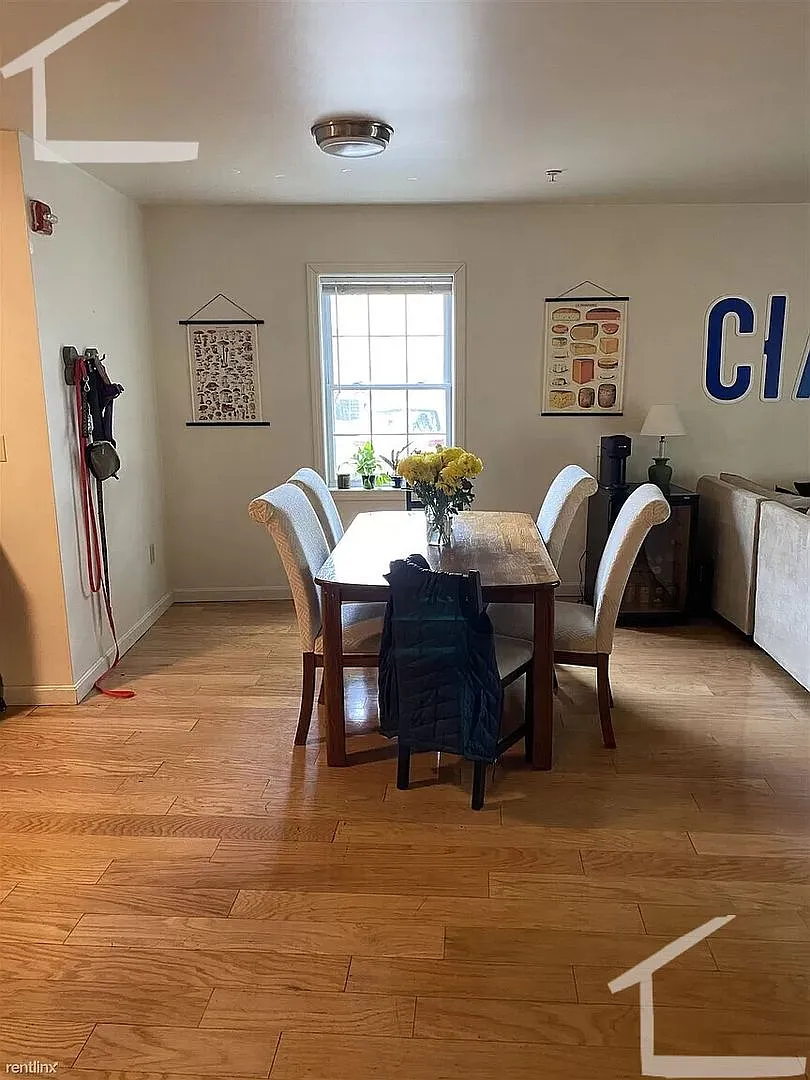5 Bed 2.5 Bath In Allston — Photo 3