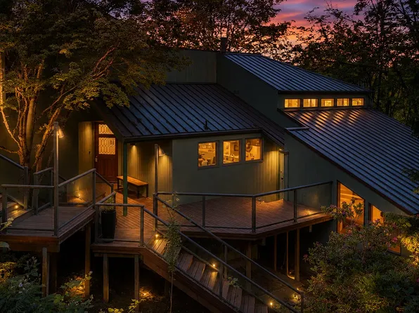 910 SW Canning St, Portland, OR 97201
