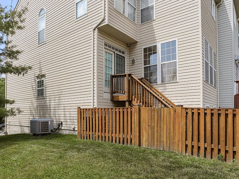 8818 Papillon Dr — Photo 40
