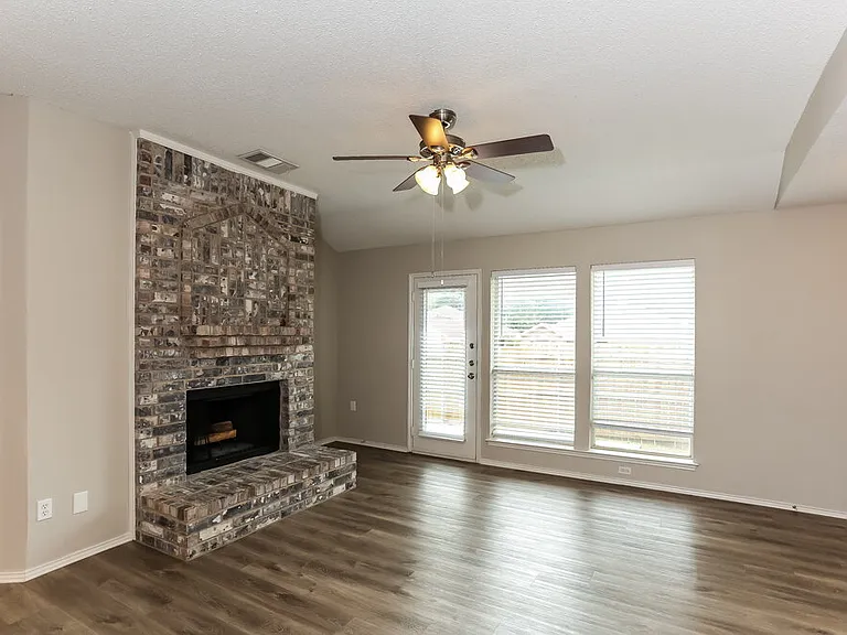 7445 Arbor Hill Dr — Photo 6