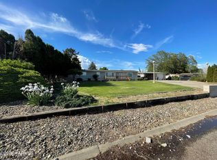 1307 Vista Dr, Grandview, WA