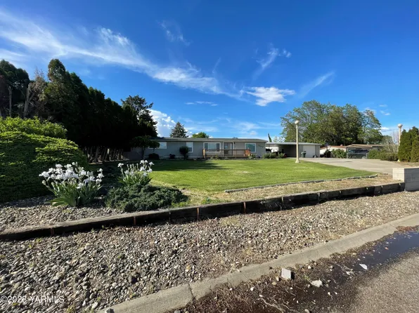 1307 Vista Dr, Grandview, WA 98930
