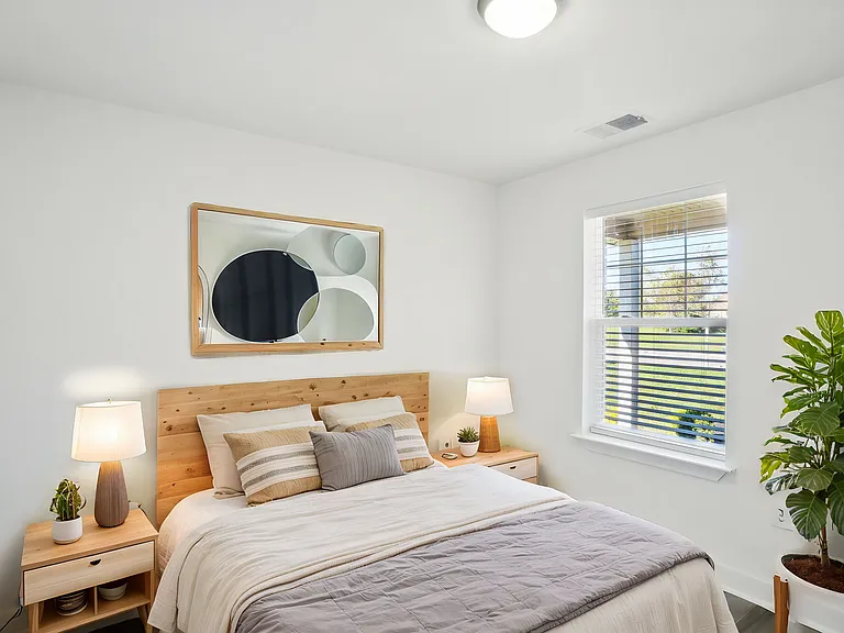 2nd bedroom amply sized for queen size bed, or pull out sofa and computer desk and/or workout equipment